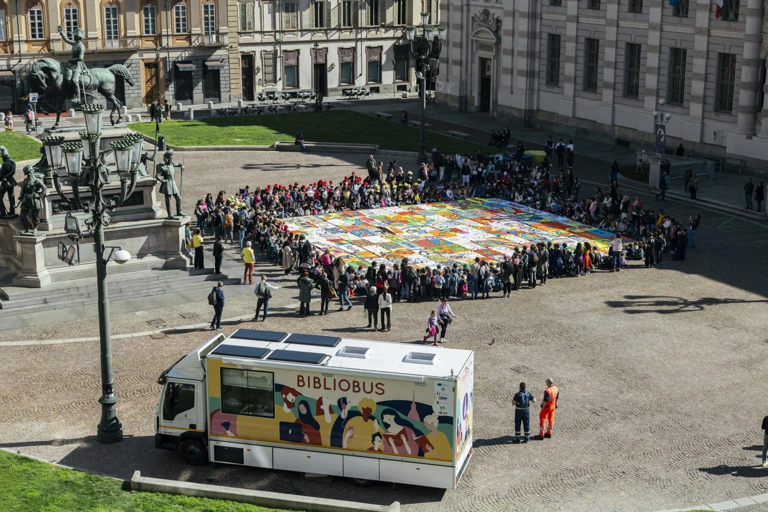 00-2025-03-27_BD25__BIBLIOBUS_PIAZZA-CARLO-ALBERTO-12_JPEG-LR_PH-MARZIA-BENIGNA